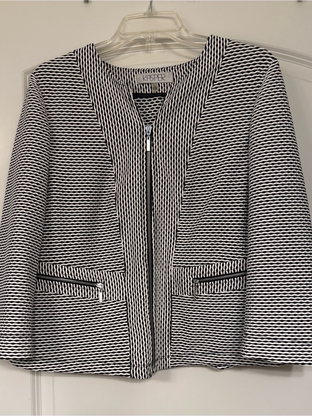 Kasper Black and White Patterned Zip-Front Blazer